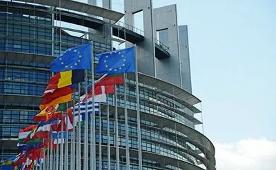 "Платный безвиз": Европарламент принял новые правила пересечения границ ЕС
