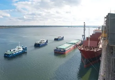 Дві німецькі судноплавні компанії запідозрили в порушенні санкцій ЄС щодо Криму