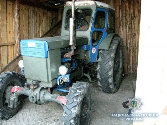 В Ровенской области мужчина трактором насмерть переехал собственную мать