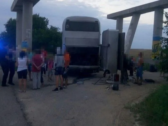 На трассе Киев – Одесса загорелся экскурсионный автобус, перевозивший детей
