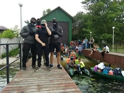 Законність забудови берега Дніпра у Конча-Заспі перевіряють столичні правоохоронці