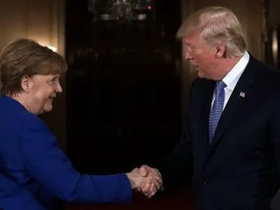 Трамп встретился с Меркель после обвинений в сторону Германии