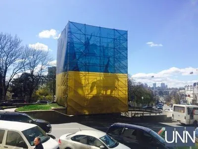 Вятрович объяснил, почему в Киеве не демонтировали памятник Щорсу
