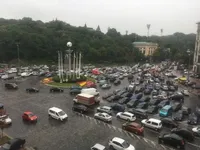 Центр Киева перекрыли автомобилисты на "евробляхах"