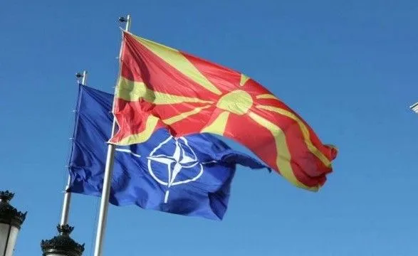 Македония и НАТО подписали документ о начале переговоров по вступлению страны в Альянс