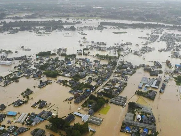 Число жертв проливных дождей в Японии достигло 200 человек