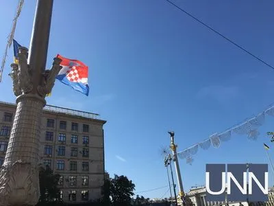 На Хрещатику вивісили прапори Хорватії