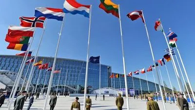 В НАТО осудили Россию за милитаризацию Крыма и призвали не поддерживать боевиков