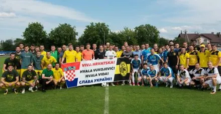 ukrayinski-futbolisti-zapochatkuvali-estafetu-pidtrimki-khorvatskikh-futbolistiv
