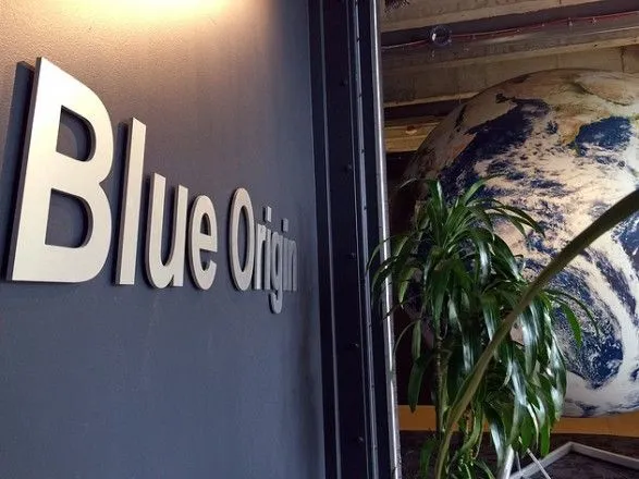 Reuters: Blue Origin намерена брать с туристов за суборбитальный полет по 200-300 тысяч долларов