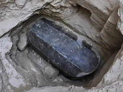 В Египте откроют гранитный саркофаг, который лежал нетронутым более 2 тысяч лет
