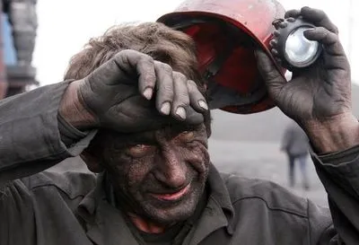 В Луганской области подняли горняков, застрявших в шахте из-за обесточивания