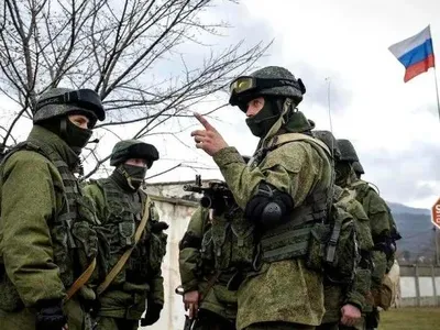 Росія розміщує в анексованому Криму ударну авіацію, ракетні та зенітні комплекси - Порошенко