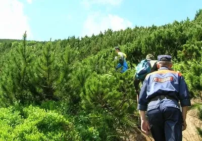 На Прикарпатті рятувальники шість годин шукали 13 туристів-грибників