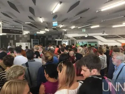 На "Лівобережній" не знайшли вибухівки: станцію метро відкрили