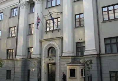 В посольстве Британии обеспокоены нападением "титушок" на НАБУ и инцидентом под САП