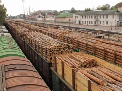 "Укрзализныця" будет информировать полицию о перевозке леса