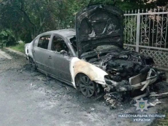 На Закарпатье горели два автомобиля: рассматривают версию поджога