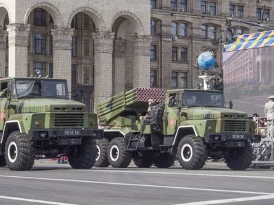У параді на День Незалежності буде задіяно понад 200 одиниць військової техніки
