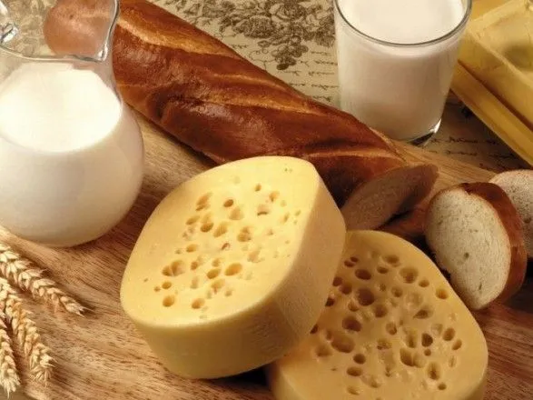 В Киеве выросли цены на хлеб, масло и молоко