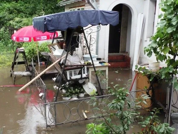 В Чернигове затопило 13 частных дворов и три подвала многоэтажек