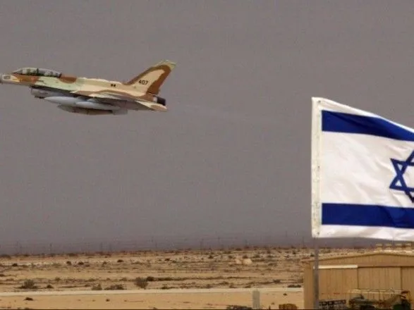 ВПС Ізраїлю атакували арабів, які запускали палаючі кулі з Гази