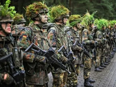 В немецкой армии не хватает солдат и технического персонала - СМИ