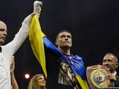 Журнал "The Ring" включил Усика в четверку лучших боксеров мира