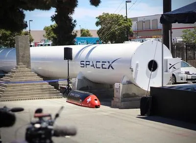 Hyperloop установил новый рекорд скорости