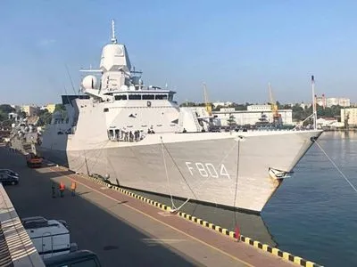 В порт Одессы зашли военные корабли НАТО