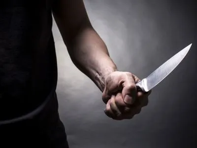В Киеве разбойник с ножом напал на женщину