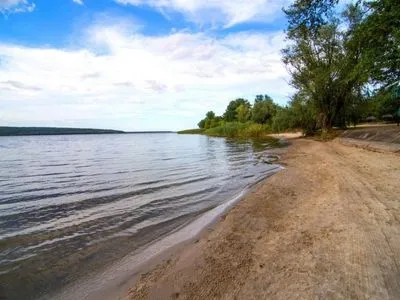 В Украине увеличилось количество пляжей, на которых не рекомендуется купаться