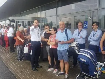 У румунському аеропорту провели евакуацію через отруйної речовини
