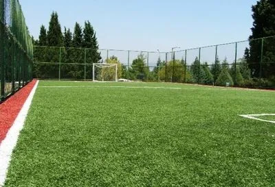 Для полтавчан строят 20 новых футбольных мини-полей
