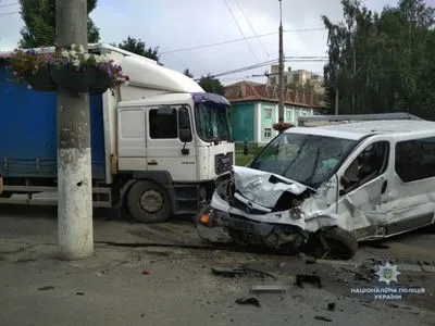 У Вінниці зіткнулися чотири автомобілі: є загиблий