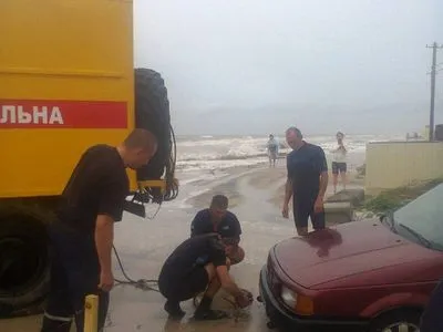 Врятували 86 осіб і витягли 36 авто: остання інформація із підтоплених курортів Запоріжжя
