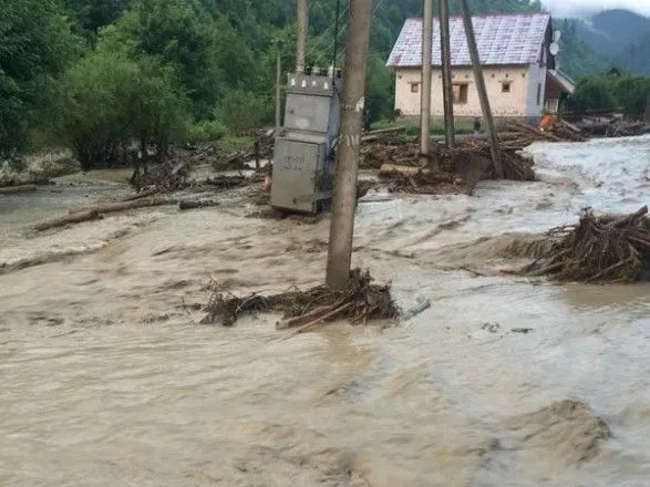 Ливень в Запорожье подтопил десятки домов