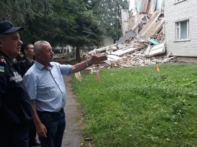 Обвал гуртожитку на Житомирщині: названо причину