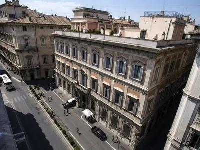 В Риме в резиденции Берлускони военный покончил с собой