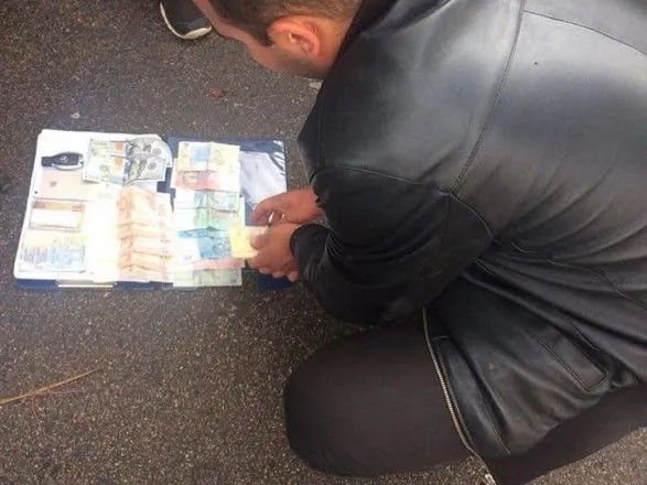 В Житомире нетрезвый водитель "Мерседеса" пытался подкупить патрульных