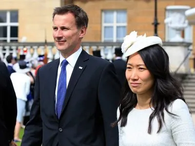 Глава британського МЗС обмовився, назвавши свою дружину-китаянку японкою
