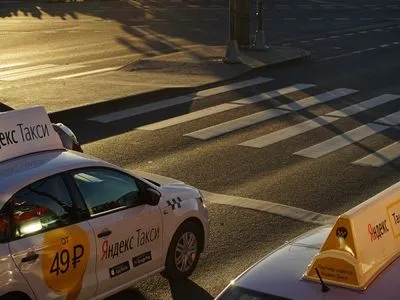 Минобороны Литвы рекомендовал жителям не пользоваться "Яндекс.Такси"