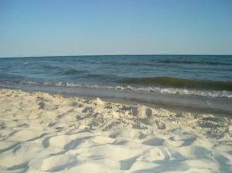 На пляже в Херсонской области нашли тело мужчины