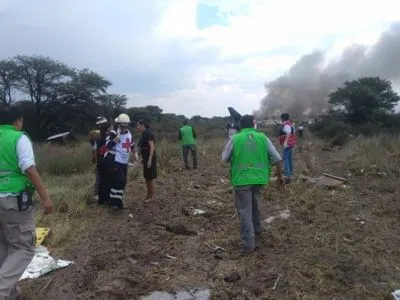 З'явилися перші деталі та відео катастрофи літака у Мексиці, на якому знаходилися 100 пасажирів
