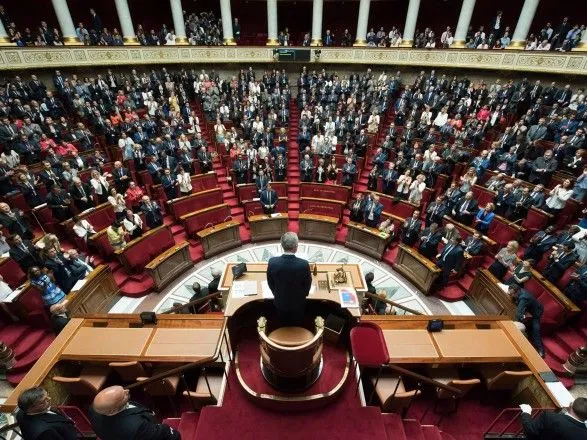 Національні збори Франції відхилили другу резолюцію недовіри уряду