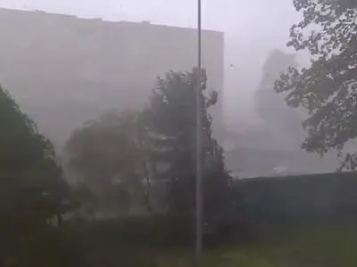 На Житомирщині буревій пошкодив дахи майже півсотні будинків