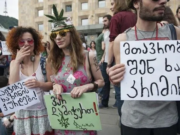 У Грузії не каратимуть за вживання марихуани