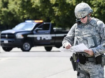 На базе ВВС США в Огайо объявлена ​​тревога из-за сообщения о неизвестном человеке с оружием