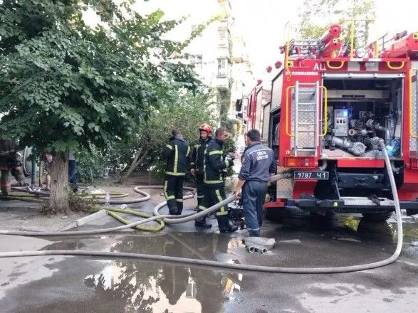 Пожежа у столичній багатоповерхівці: 15 осіб евакуювали, вогонь загасили