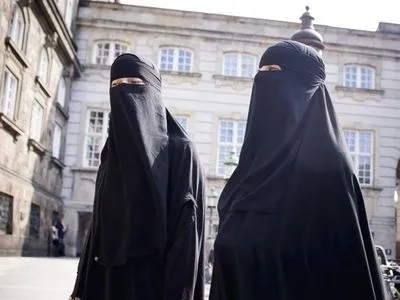 В Дании прошла акция против запрета на ношение одежды, закрывающей лицо